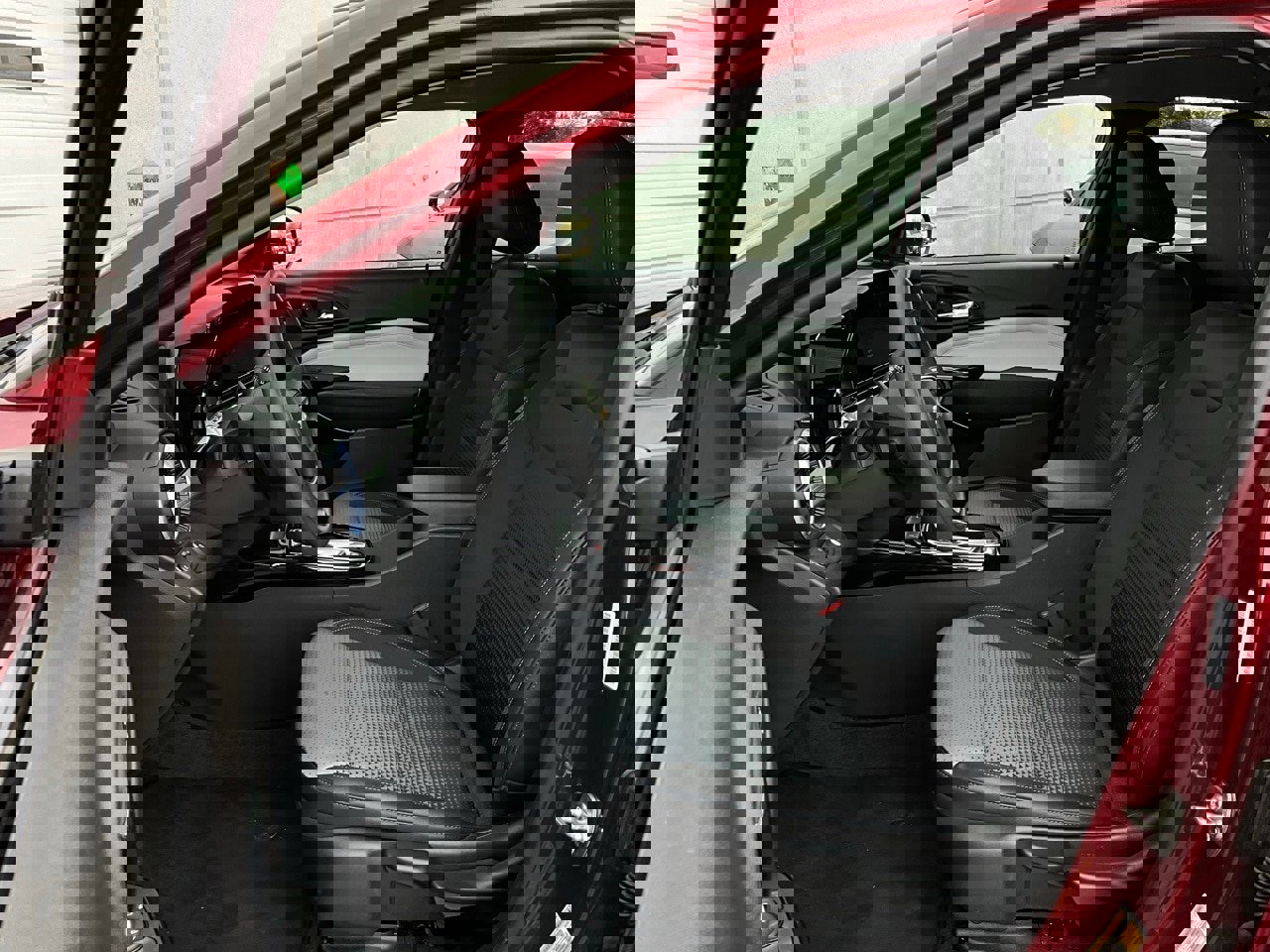 Used 2025 Chevrolet Trax LT image 10