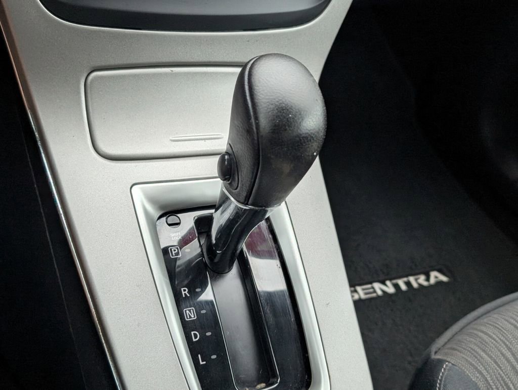 Used 2015 Nissan Sentra SV image 22