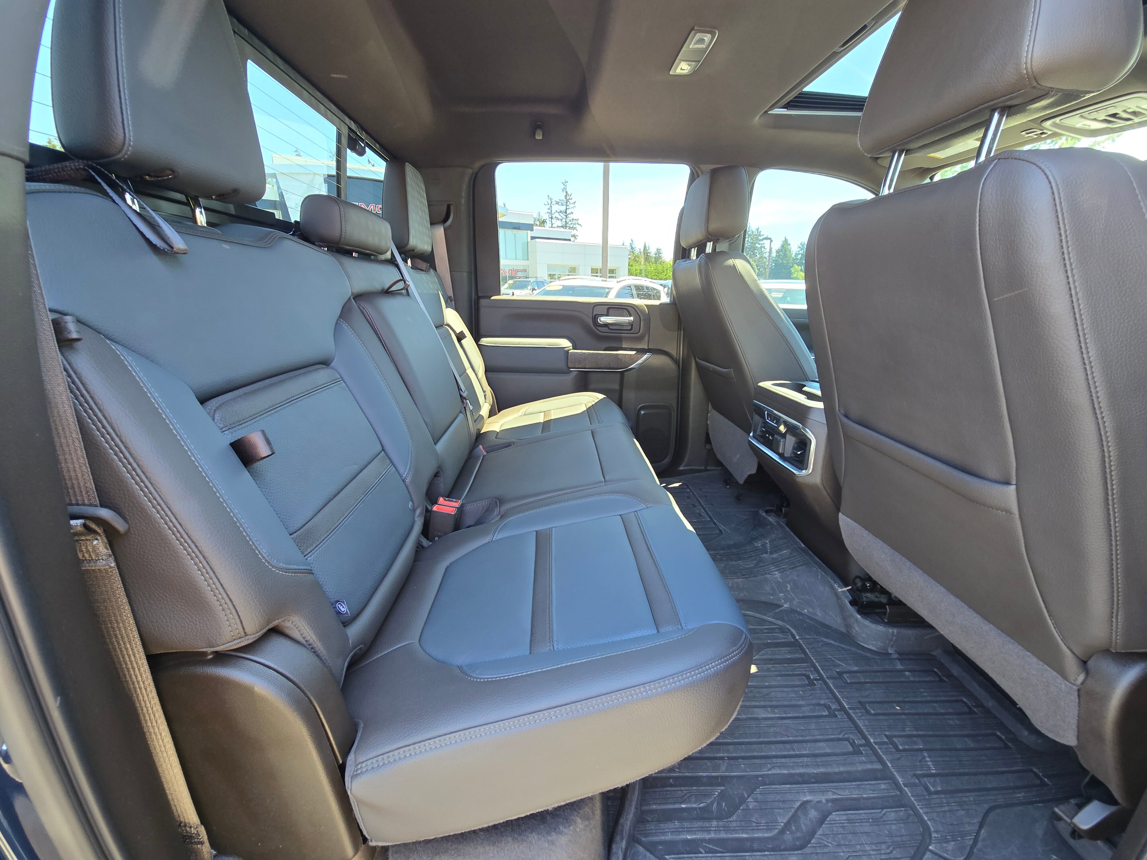 Used 2021 GMC Sierra 2500 Denali w/ Denali Ultimate Package AWD/4WD image 12