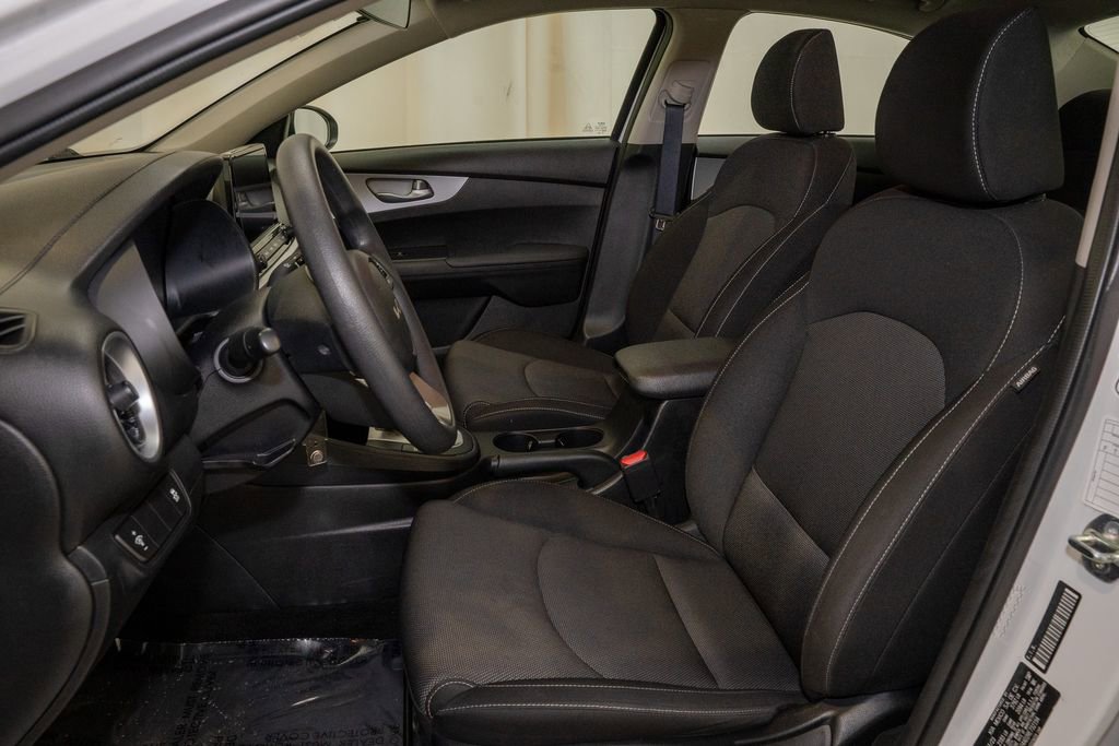 Used 2024 Kia Forte LXS image 9