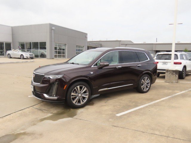 Used 2020 Cadillac XT6 Premium Luxury FWD image 2