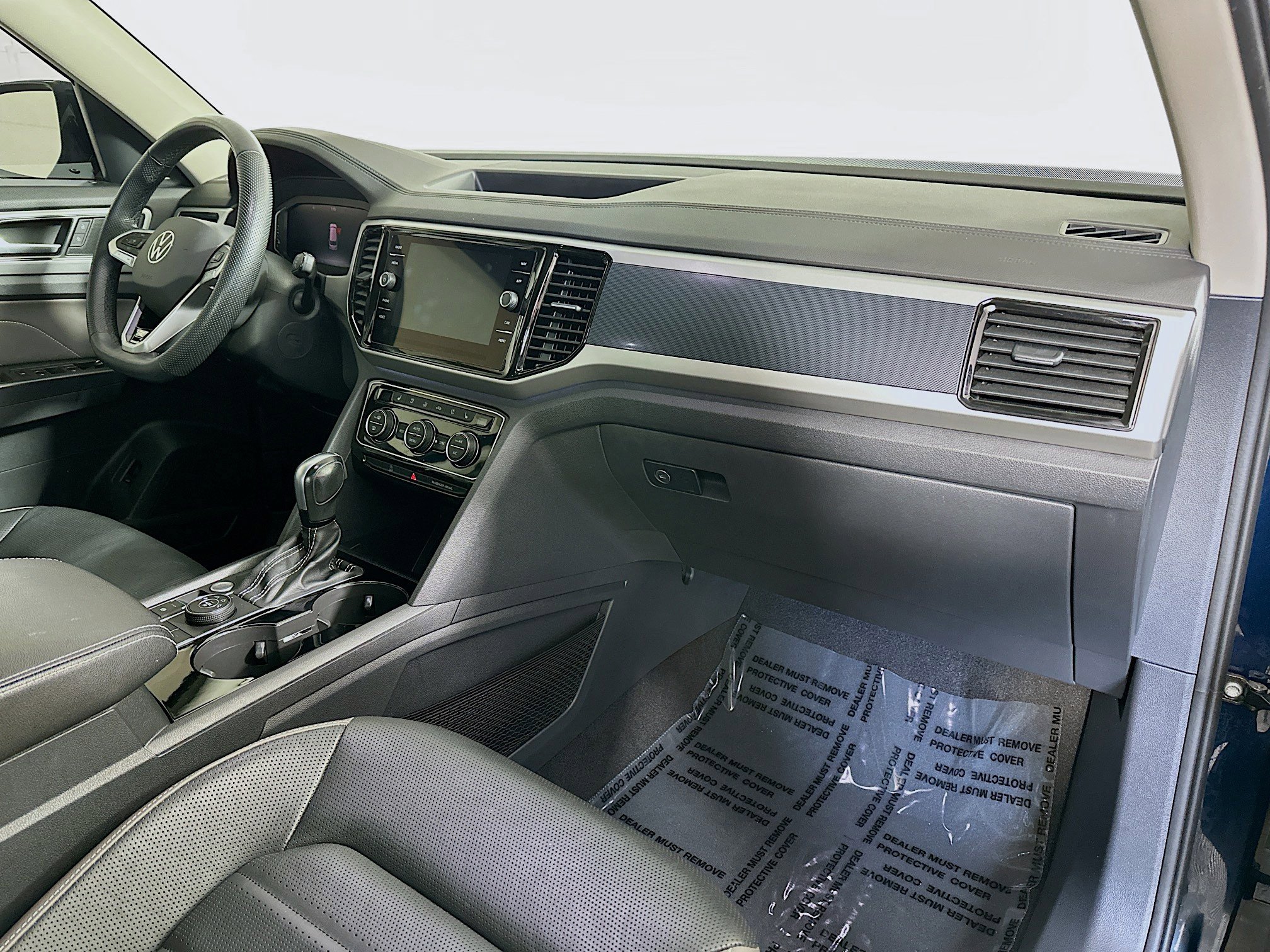 Used 2023 Volkswagen Atlas SEL Premium image 31