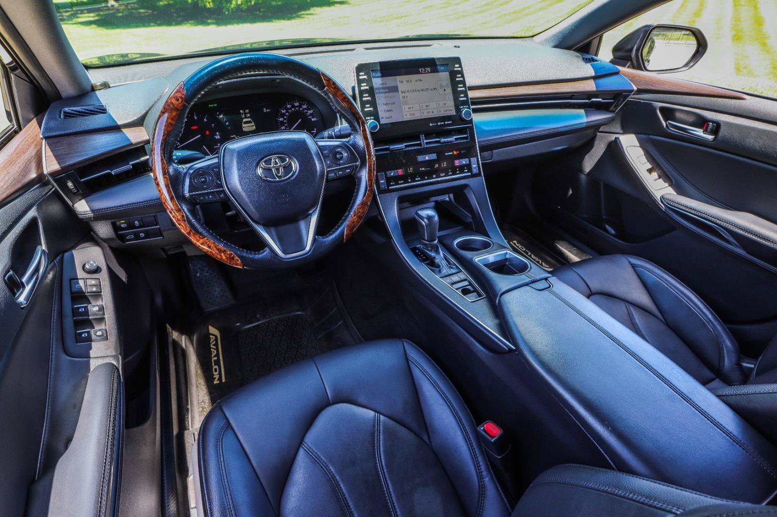 Used 2019 Toyota Avalon XLE w/ Moonroof Package FWD image 29