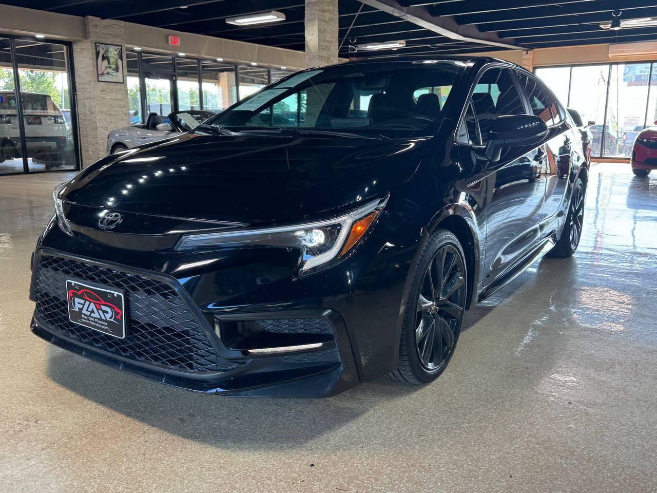 Used 2024 Toyota Corolla SE FWD image 3