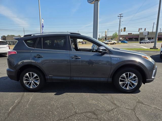 Used 2017 Toyota RAV4 XLE w/ All Weather Liner Package AWD/4WD image 9