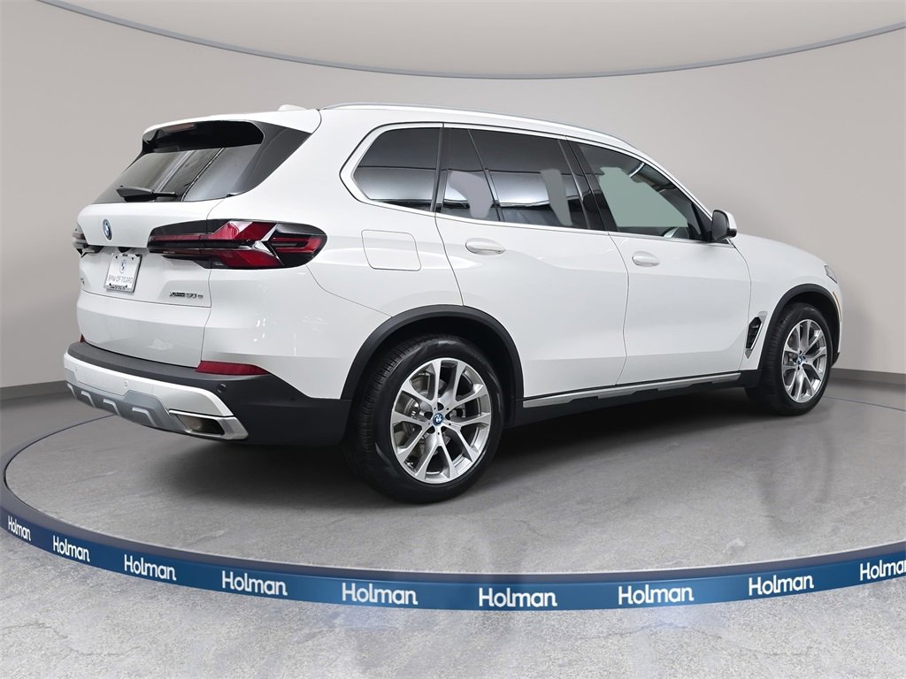 Used 2024 BMW X5 xDrive50e w/ Parking Assistance Package image 6