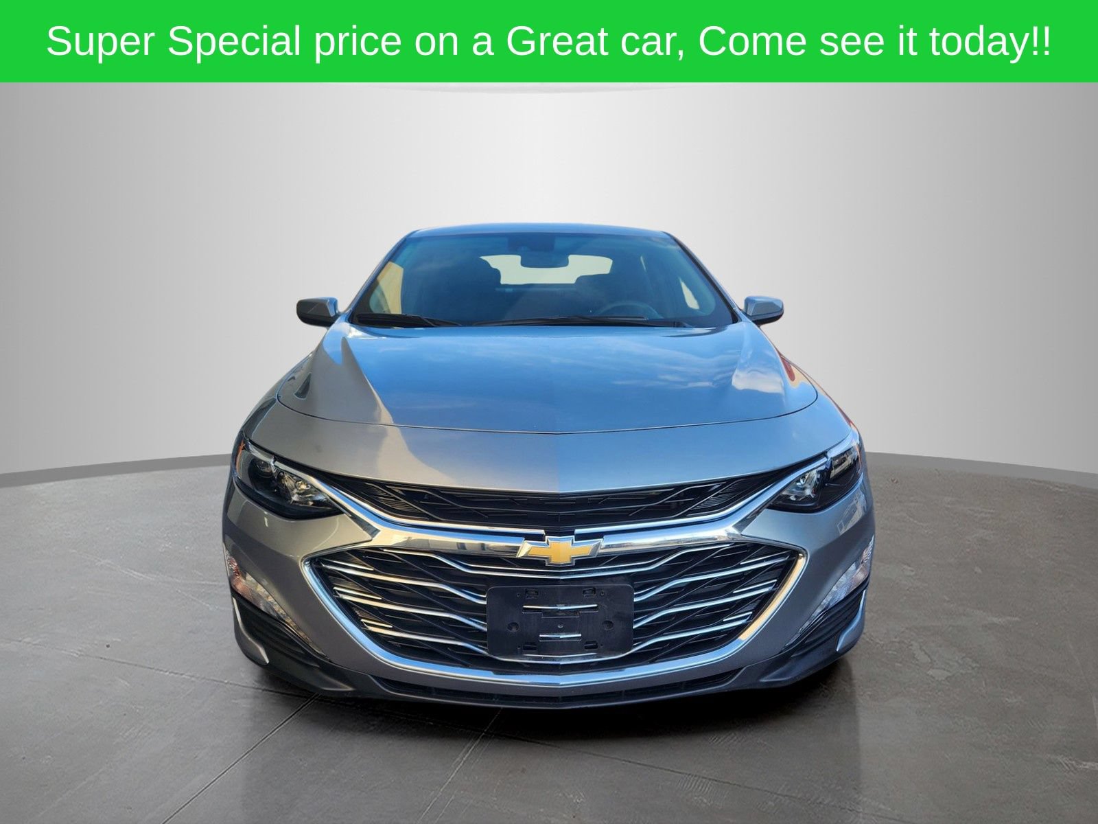 Used 2024 Chevrolet Malibu LT FWD image 2