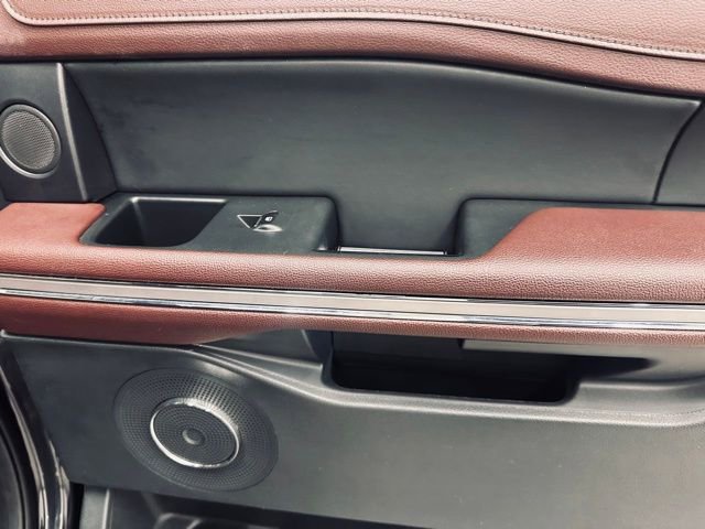 Used 2024 Ford Expedition Limited image 16