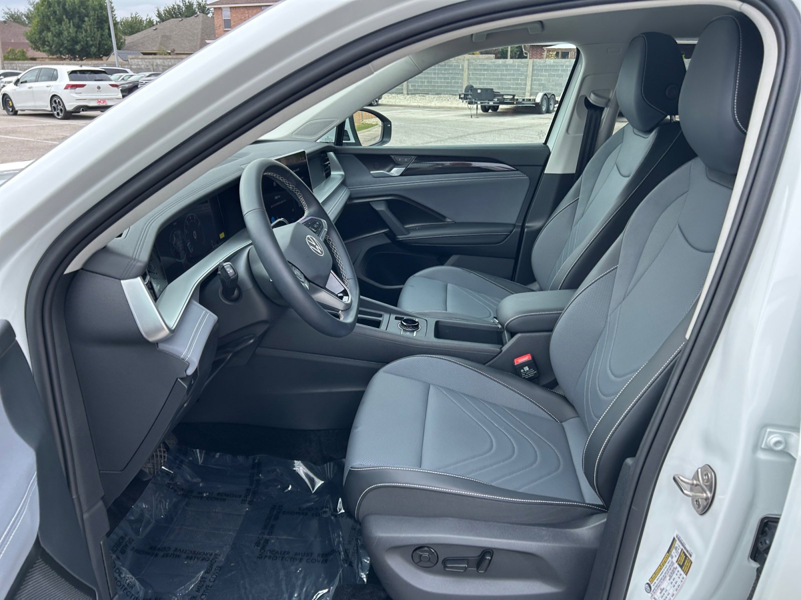 Used 2026 Volkswagen Tiguan SE FWD image 24