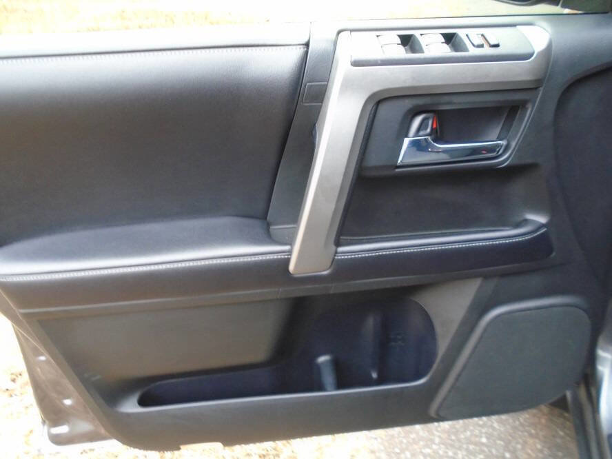 Used 2018 Toyota 4Runner SR5 image 18