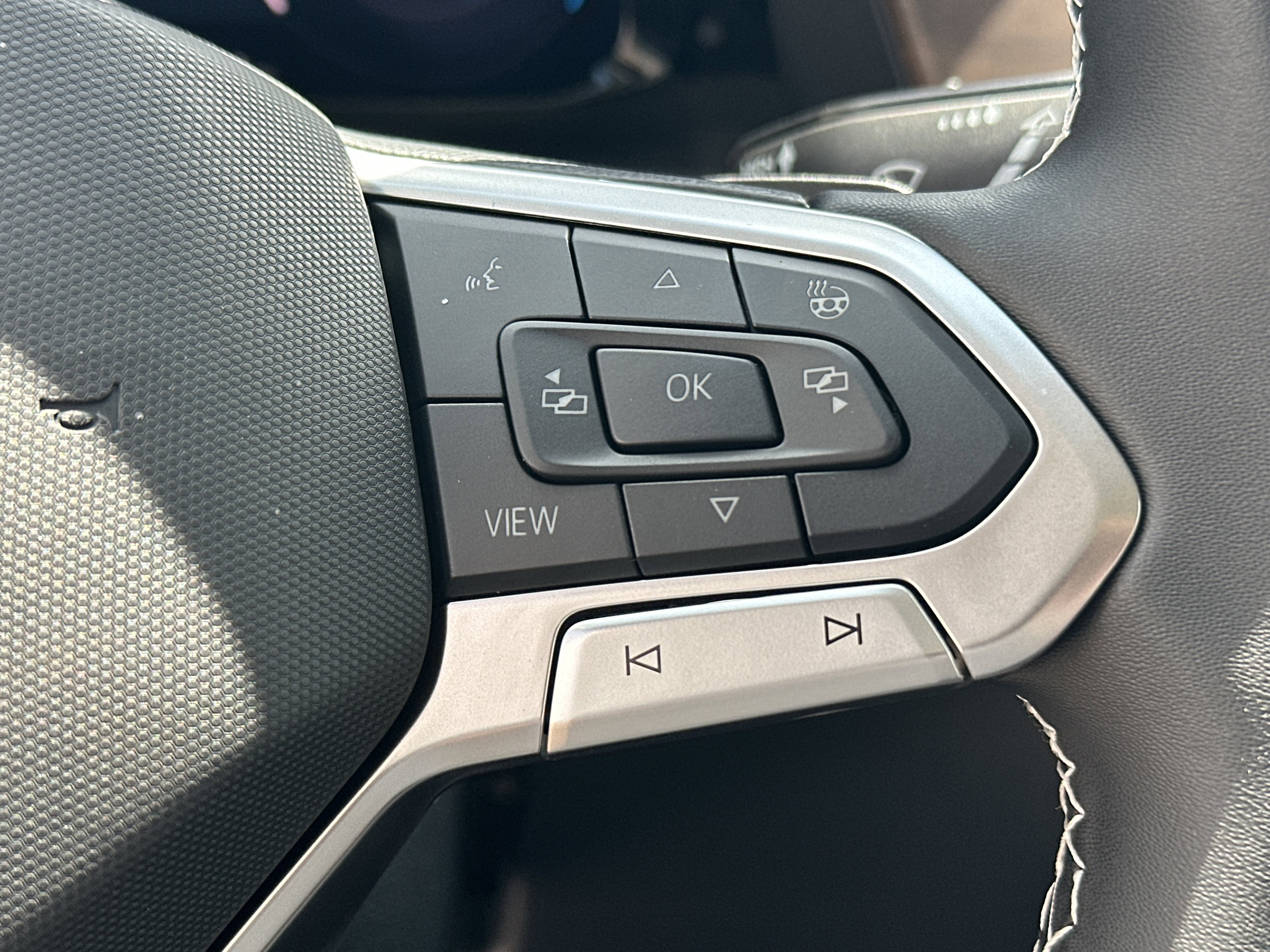 New 2026 Volkswagen Atlas SE image 16