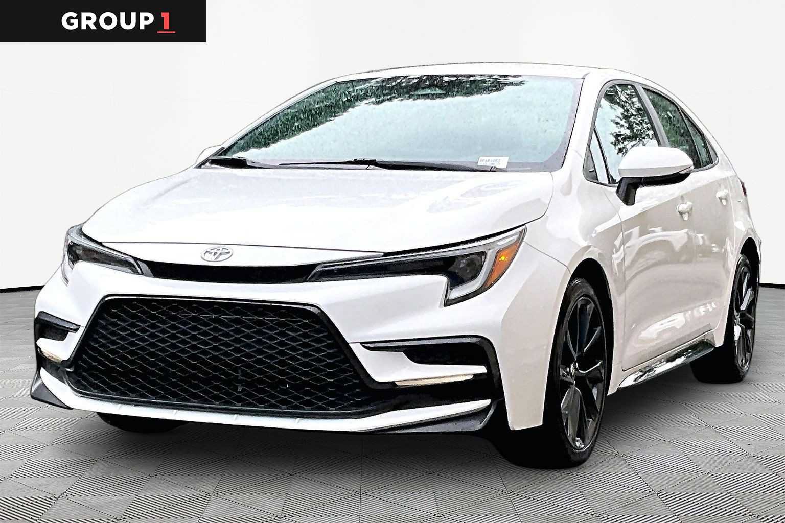 Certified 2024 Toyota Corolla SE FWD image 1