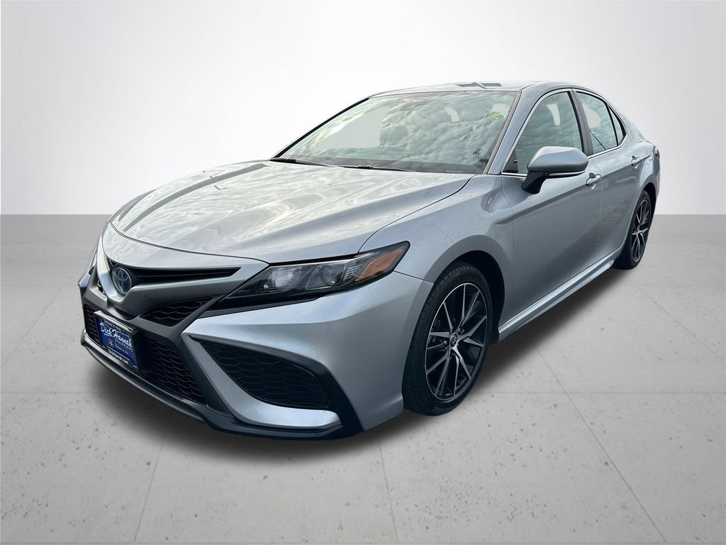 Used 2023 Toyota Camry SE FWD image 2