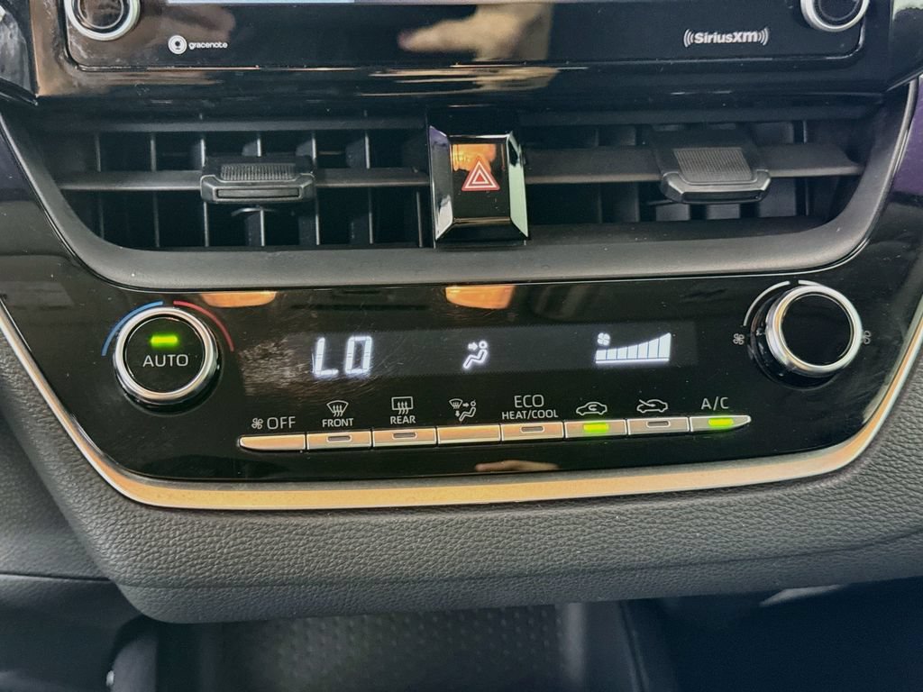 Used 2022 Toyota Corolla LE FWD image 16