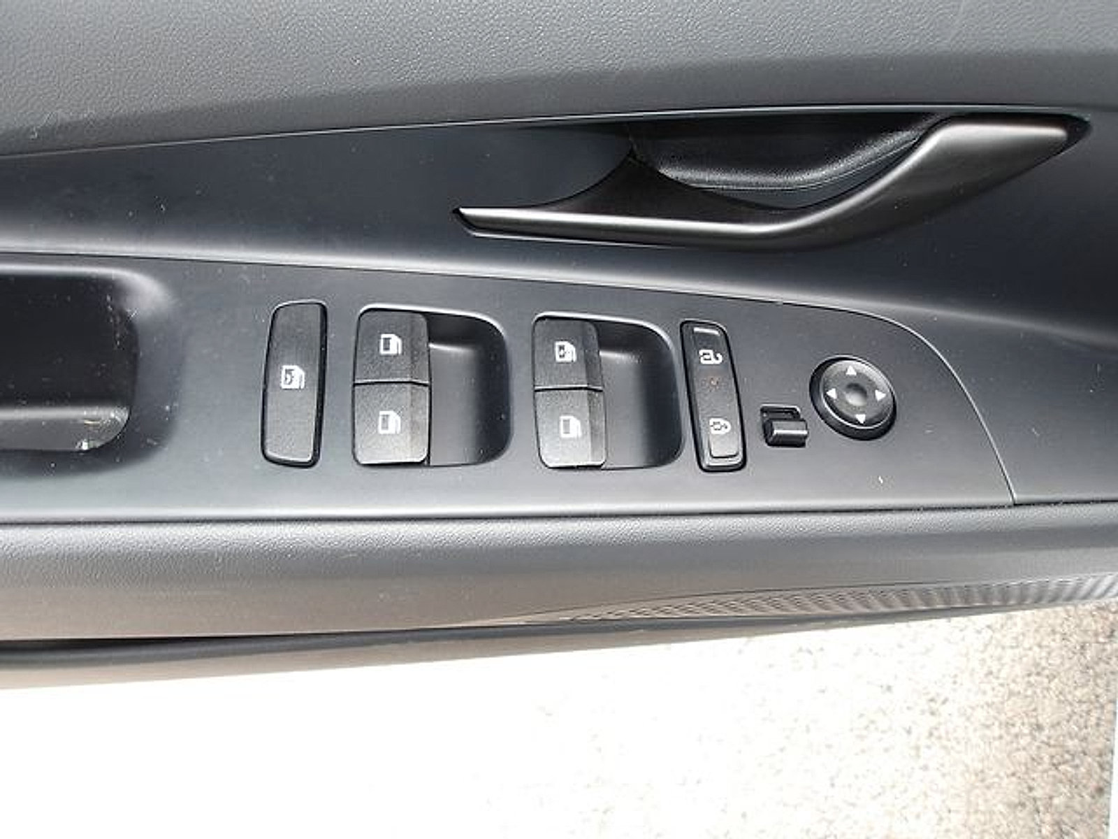 Used 2025 Hyundai Elantra Sport FWD image 14