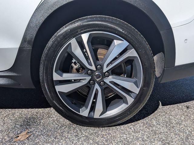 Certified 2023 Volvo V60 B5 Cross Country Plus w/ Climate Package AWD/4WD image 31