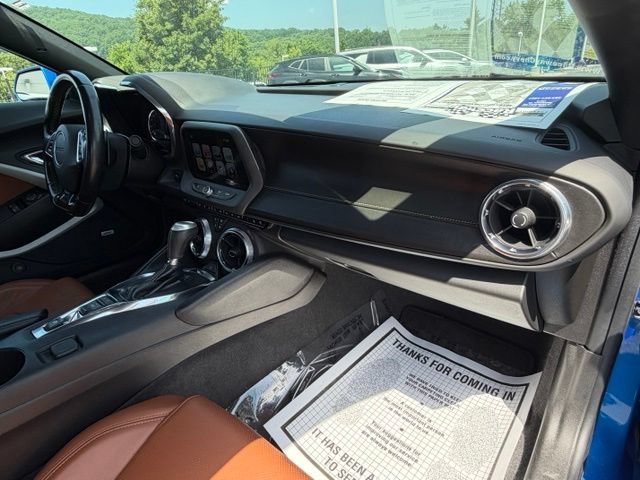 Used 2018 Chevrolet Camaro LT RWD image 35