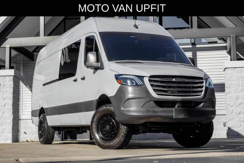 Used 2021 Freightliner Sprinter 2500 AWD/4WD image 1
