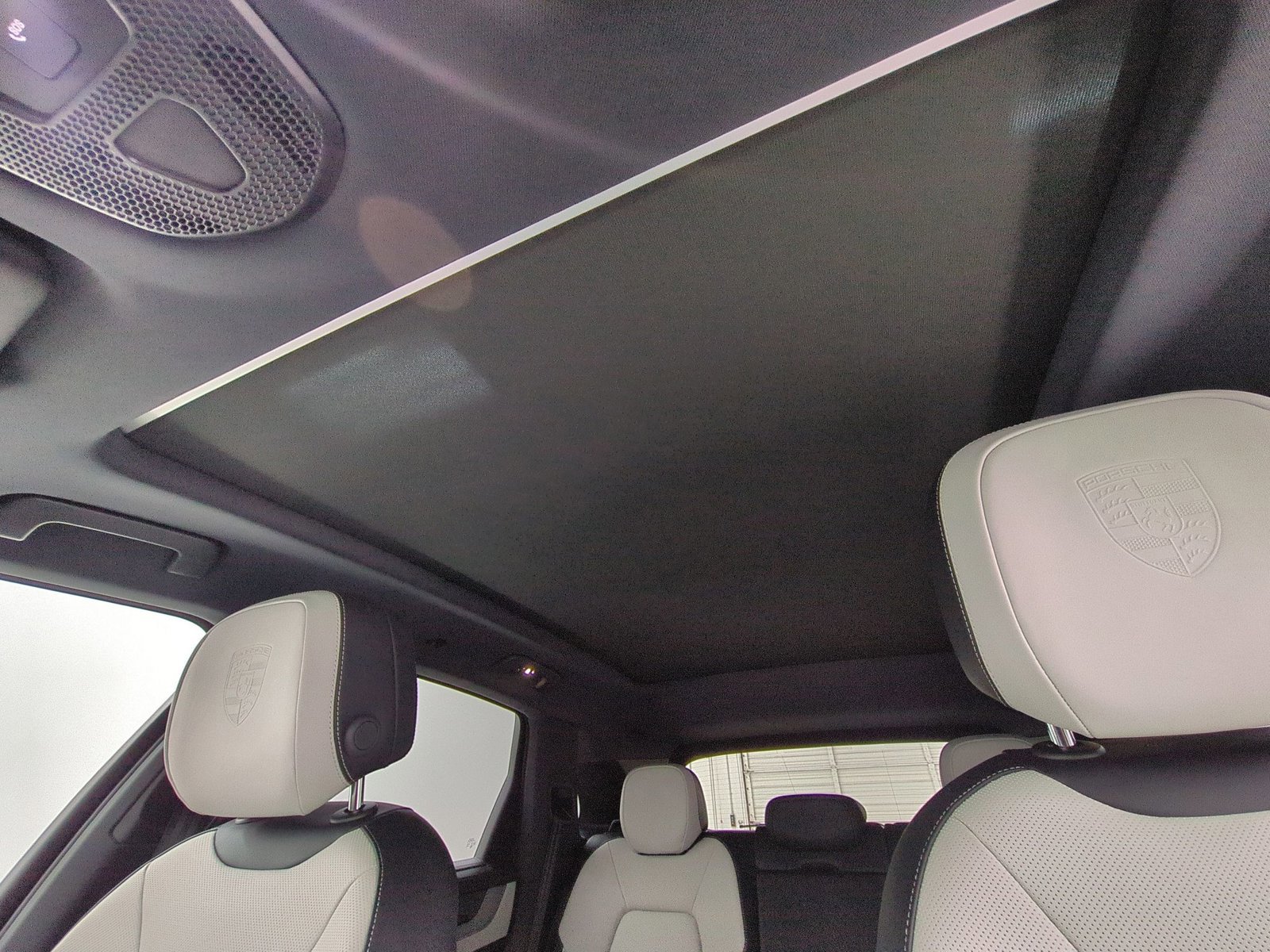 Certified 2025 Porsche Cayenne AWD/4WD image 17