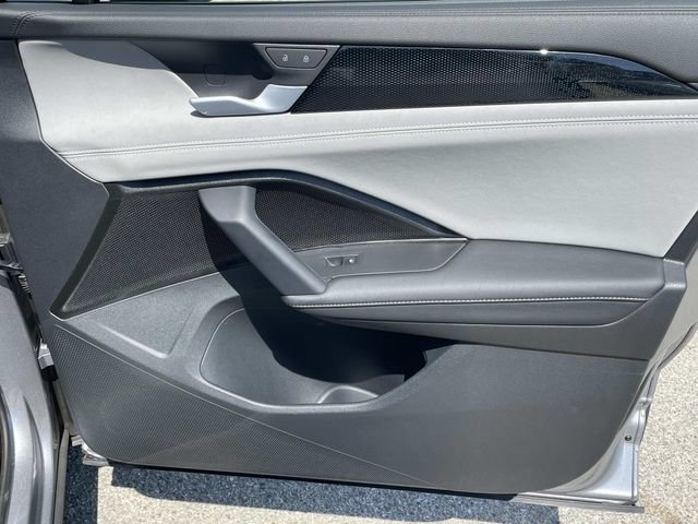Certified 2026 Volkswagen Tiguan SE w/ Panoramic Sunroof Package FWD image 27