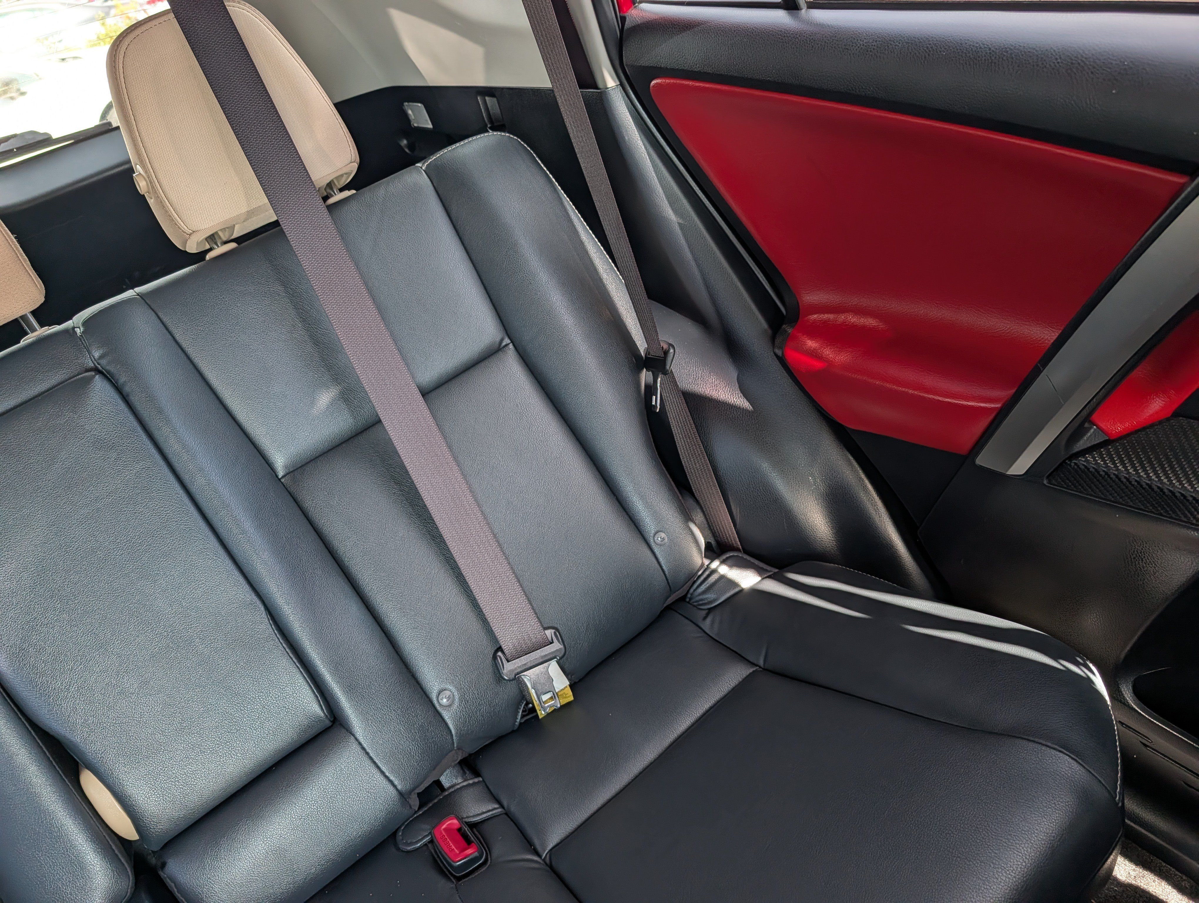 Used 2014 Toyota RAV4 XLE AWD/4WD image 14