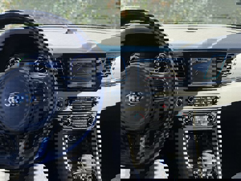 Used 2017 Kia Niro Touring w/ Advanced Technology Package image 21