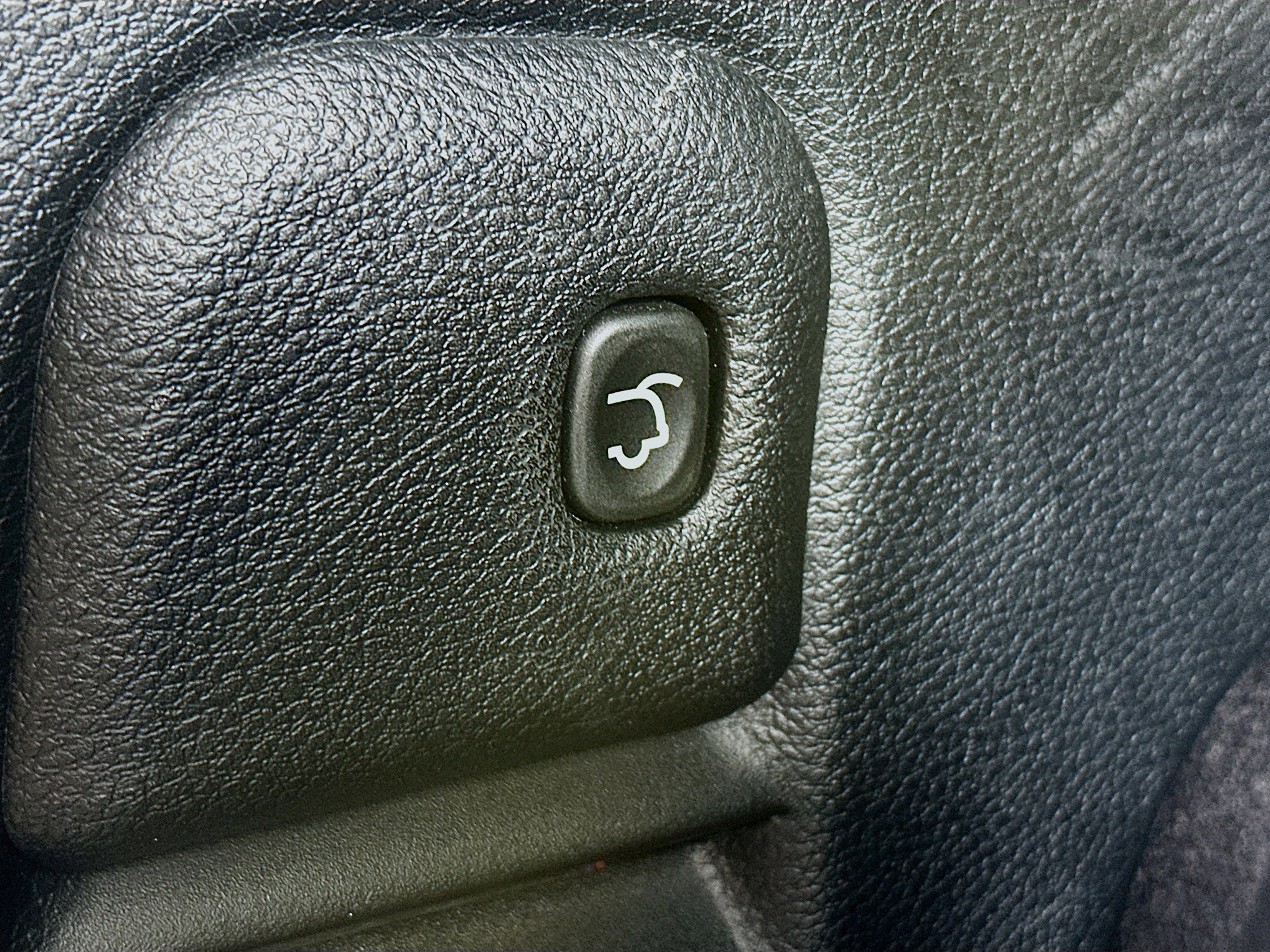 Used 2019 Jeep Grand Cherokee Overland image 31