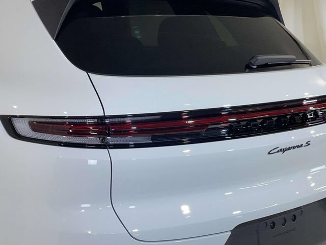 New 2026 Porsche Cayenne S AWD/4WD image 12