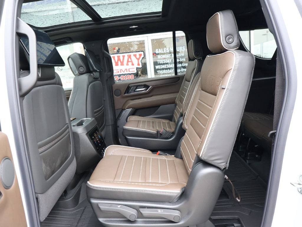 New 2026 GMC Yukon XL Denali Ultimate w/ LPO, Floor Liner Package AWD/4WD image 28
