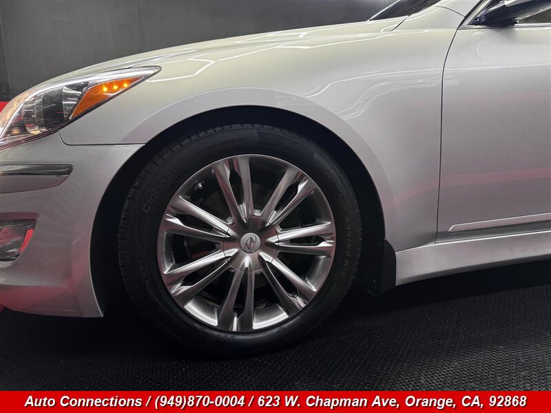 Used 2012 Hyundai Genesis 3.8 w/ Premium Pkg RWD image 34