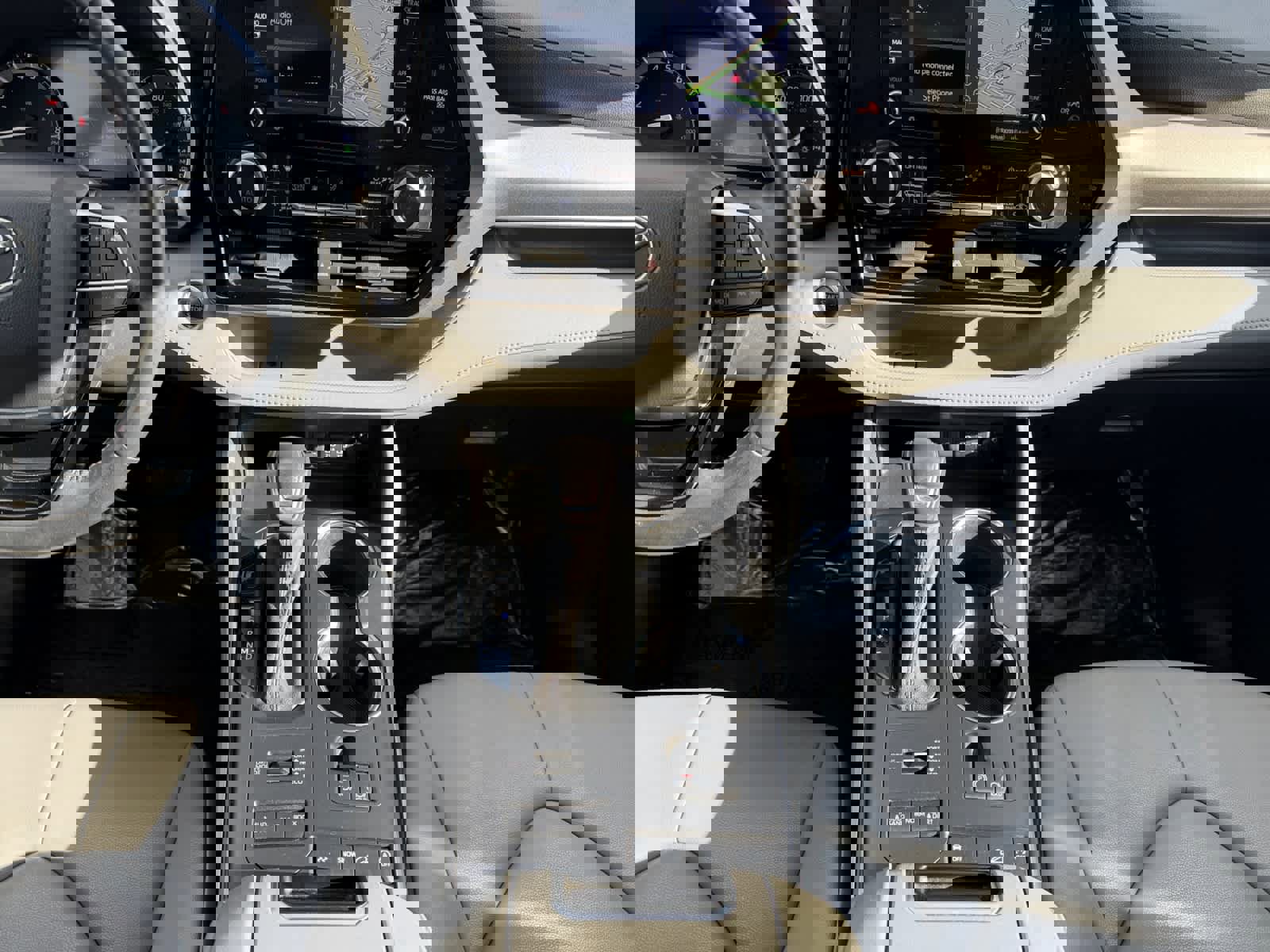 Used 2021 Toyota Highlander XLE image 14