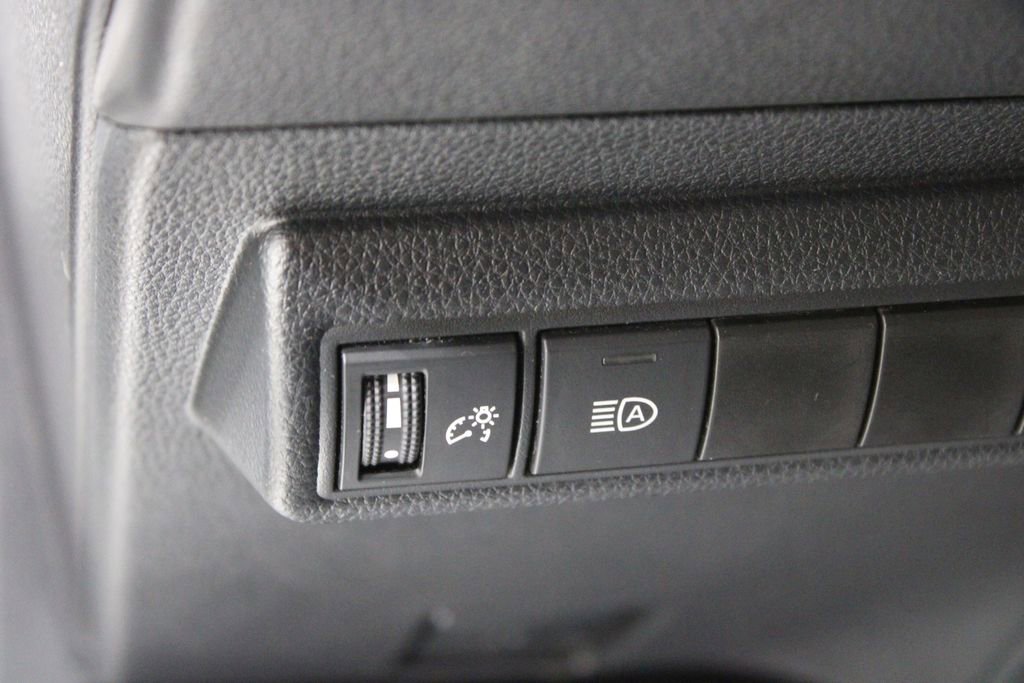 Used 2021 Toyota Corolla SE image 17