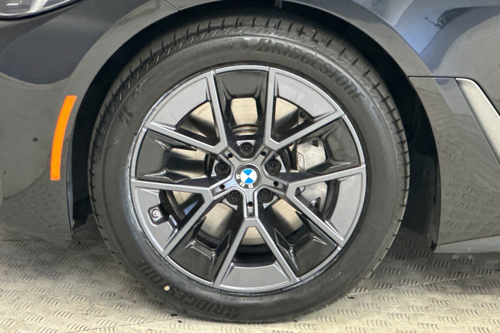 Used 2025 BMW i4 eDrive40 RWD image 11