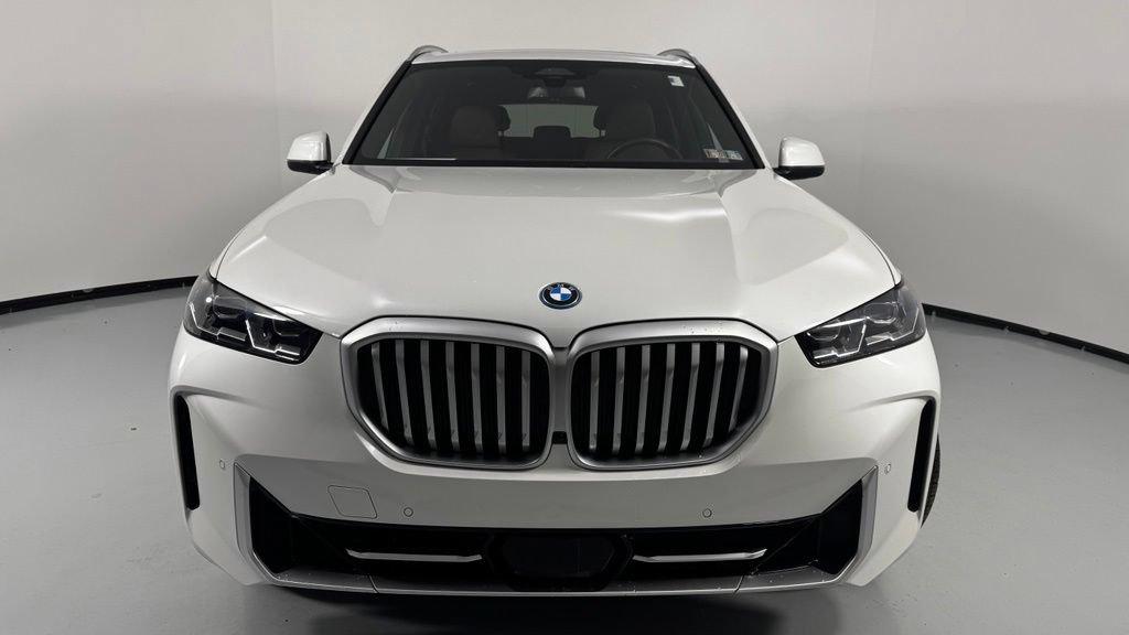 Used 2024 BMW X5 xDrive50e w/ Premium Package AWD/4WD image 2