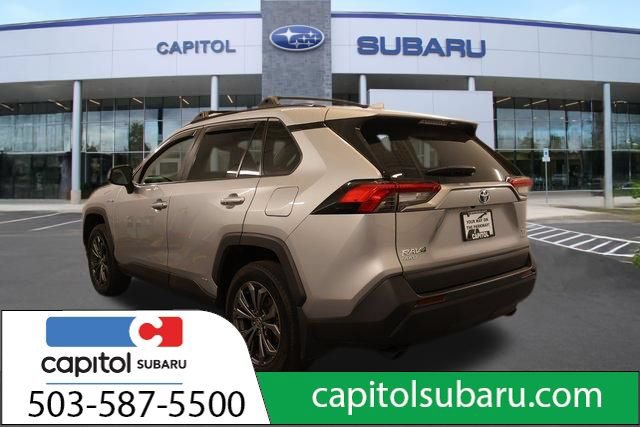 Used 2022 Toyota RAV4 XLE Premium AWD/4WD image 6
