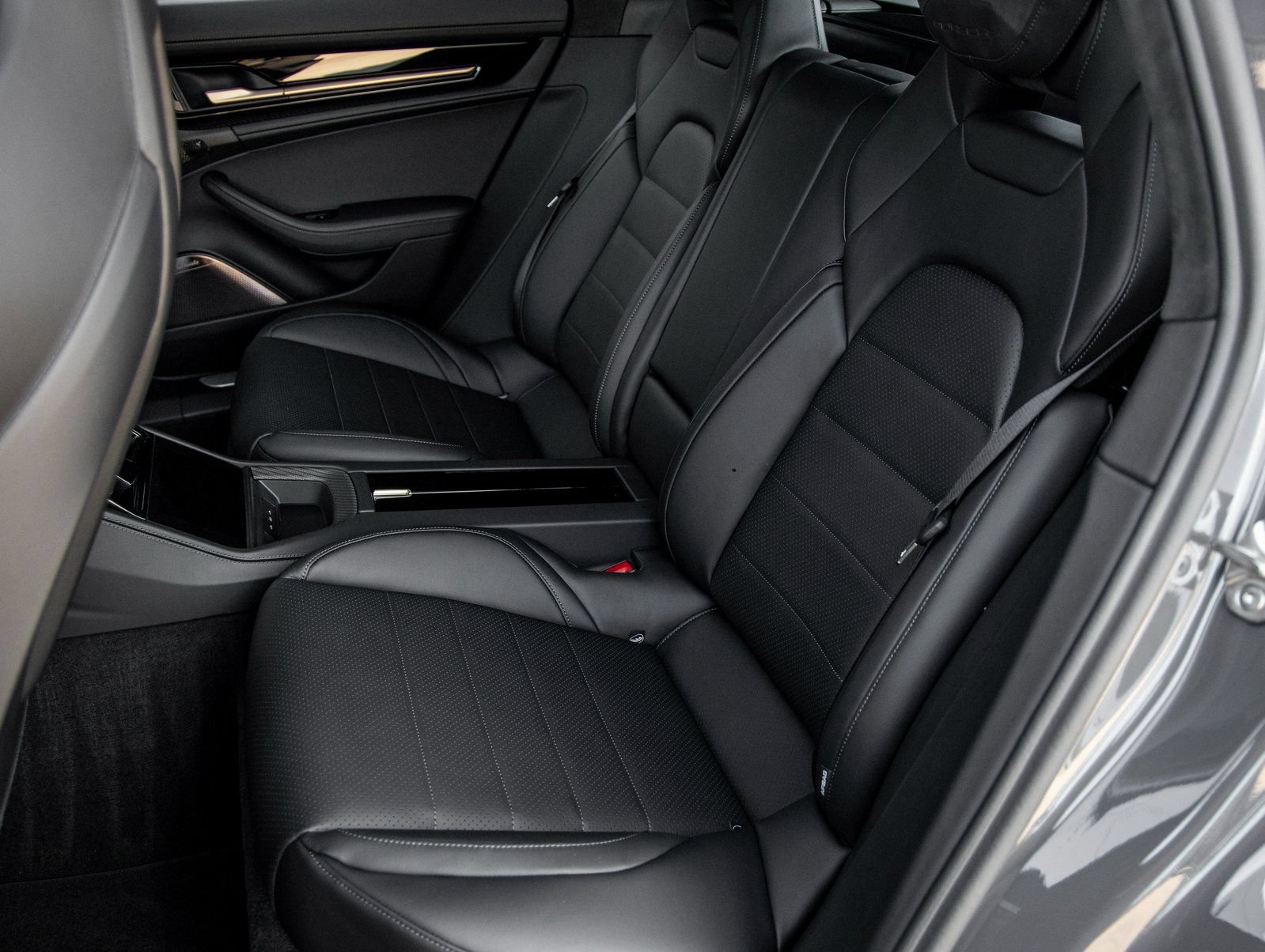 Certified 2026 Porsche Panamera GTS AWD/4WD image 35