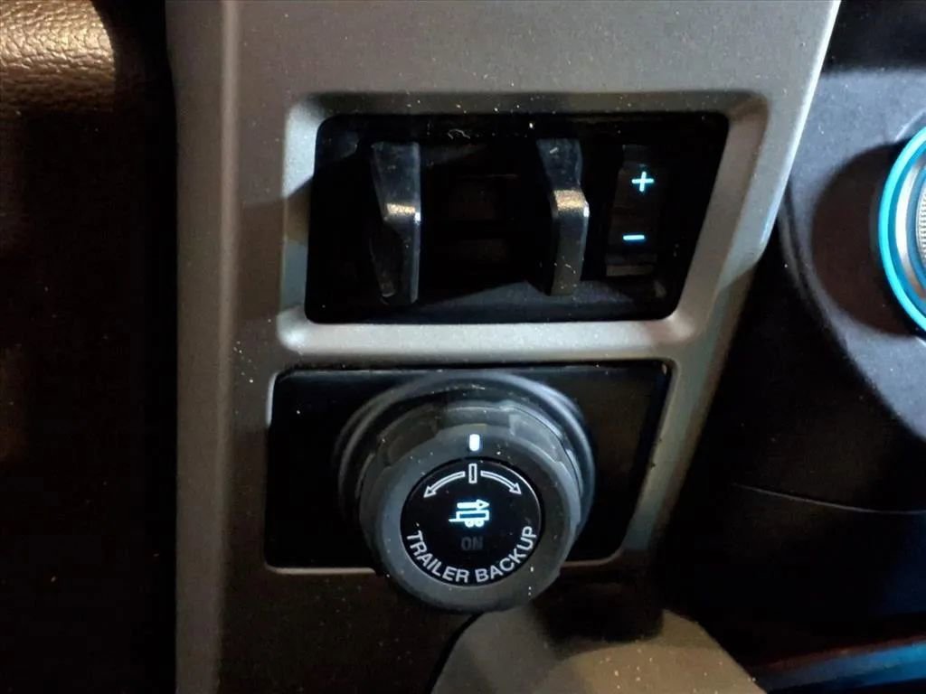 Used 2020 Ford F350 King Ranch w/ King Ranch Ultimate Package AWD/4WD image 27