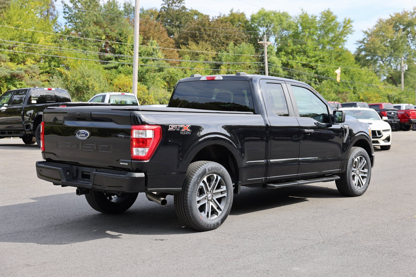 Certified 2022 Ford F150 XL w/ STX Appearance Package image 7