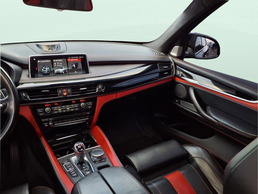 Used 2018 BMW X5 M image 15