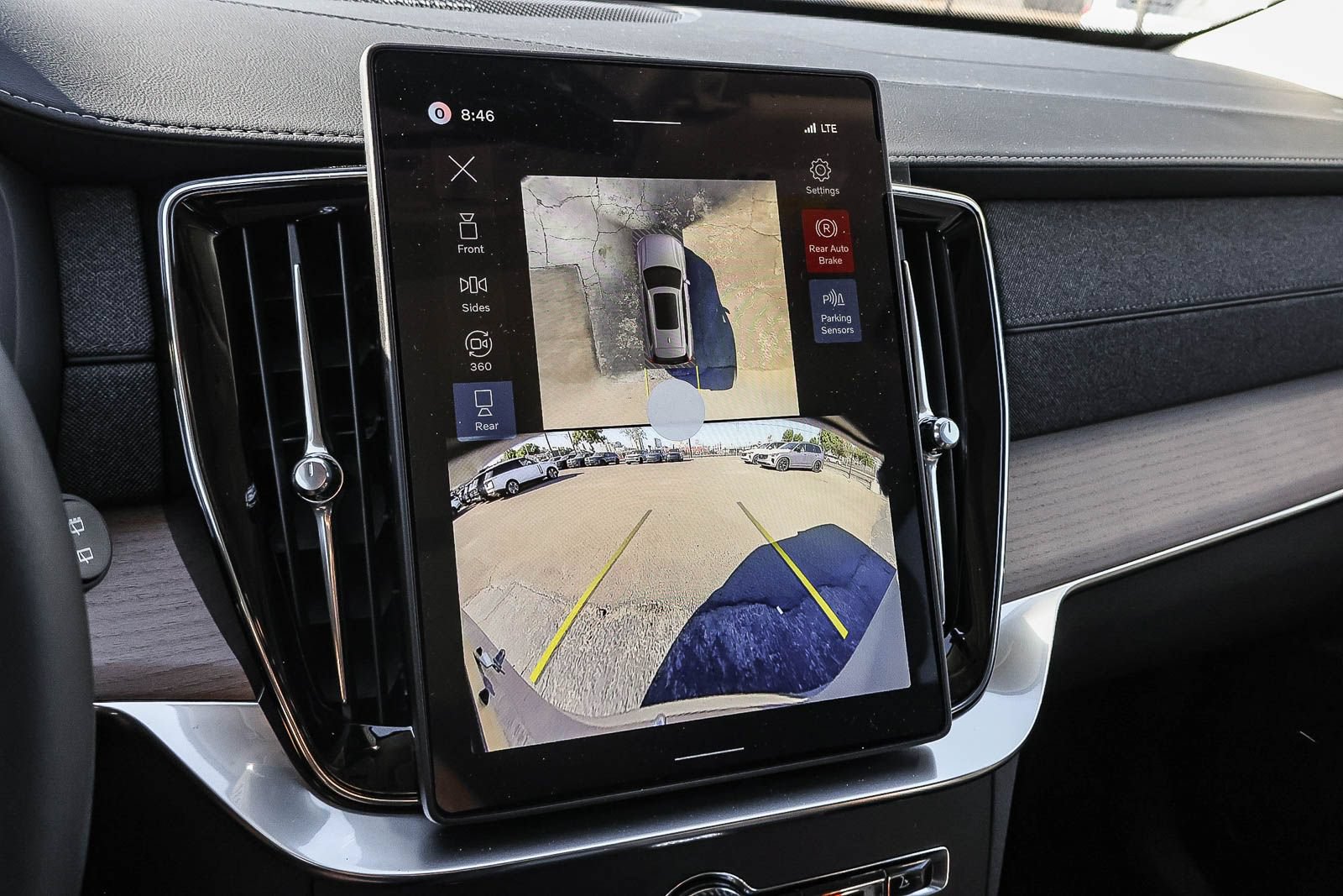 New 2026 Volvo XC90 T8 Plus w/ Protection Package AWD/4WD image 32