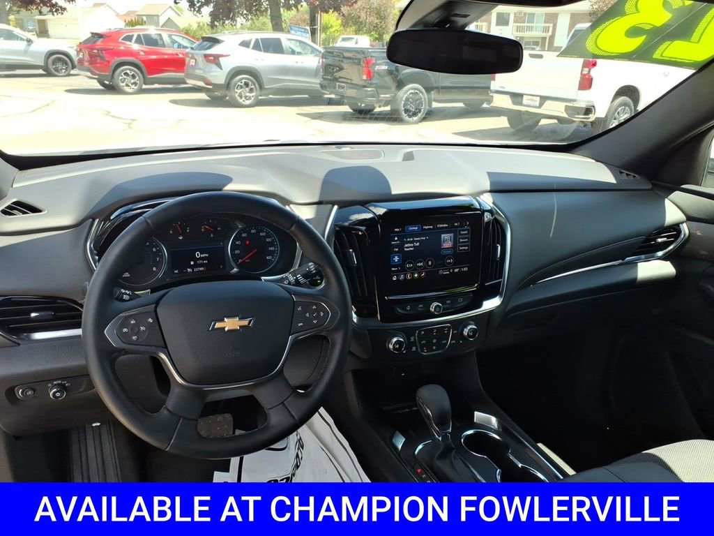 Used 2023 Chevrolet Traverse LT FWD image 11