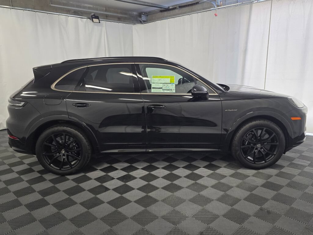 New 2026 Porsche Cayenne Turbo AWD/4WD image 8