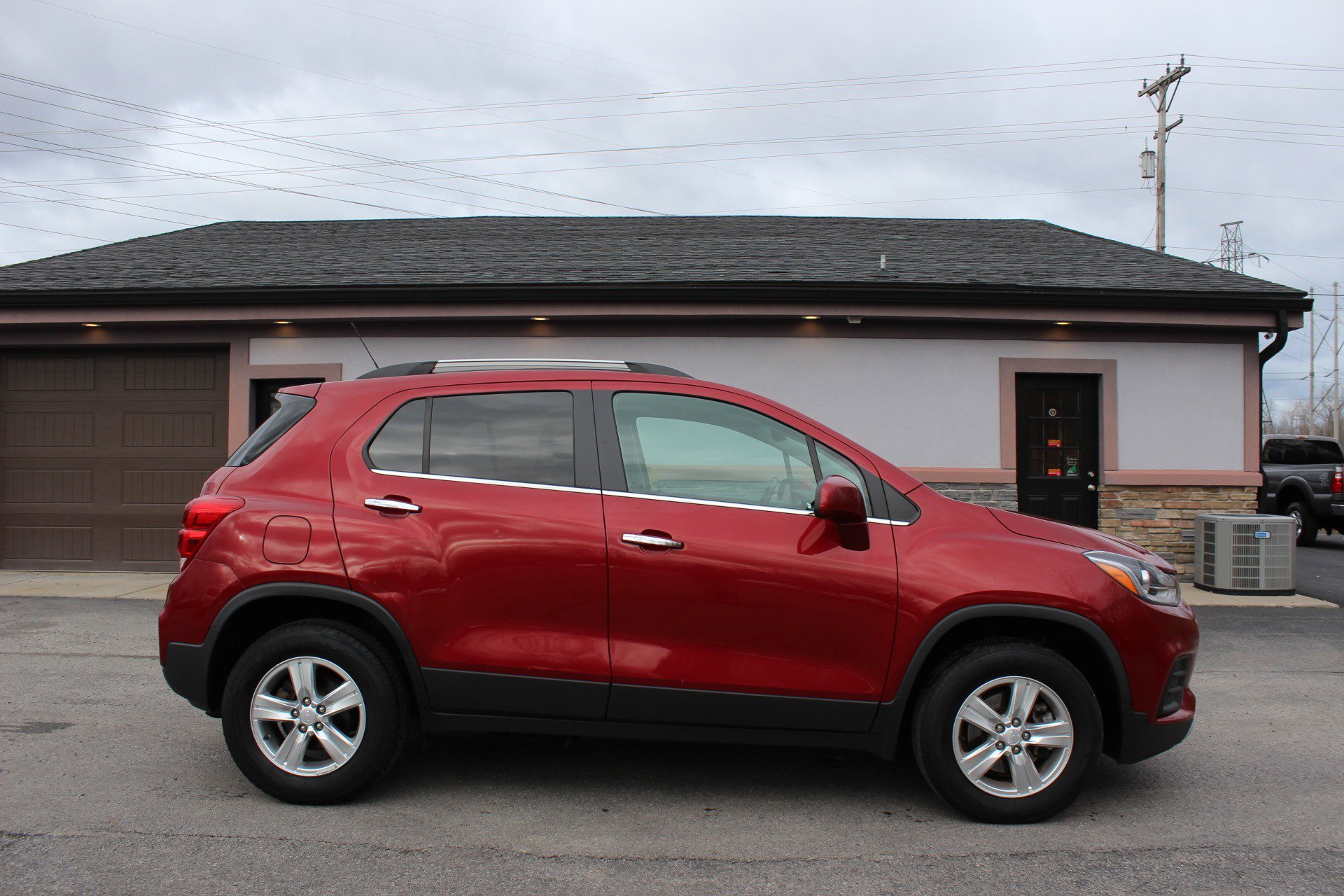 Used 2019 Chevrolet Trax LT w/ LT Convenience Package image 3