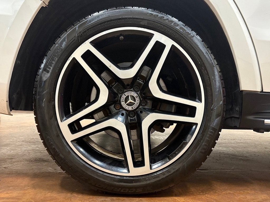 Used 2017 Mercedes-Benz GLS 550 4MATIC image 9