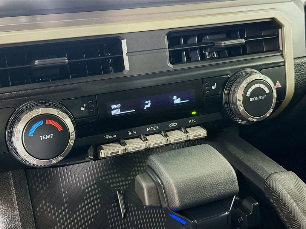Certified 2024 Toyota Tacoma SR5 AWD/4WD image 18