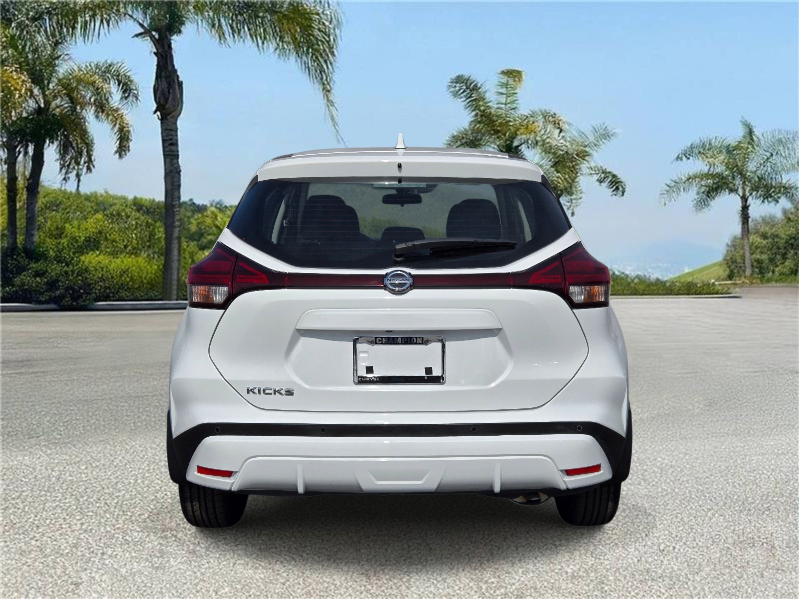 Used 2021 Nissan Kicks S FWD image 5