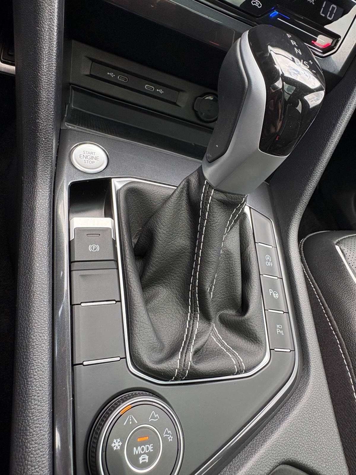 Used 2023 Volkswagen Tiguan SEL R-Line AWD/4WD image 18