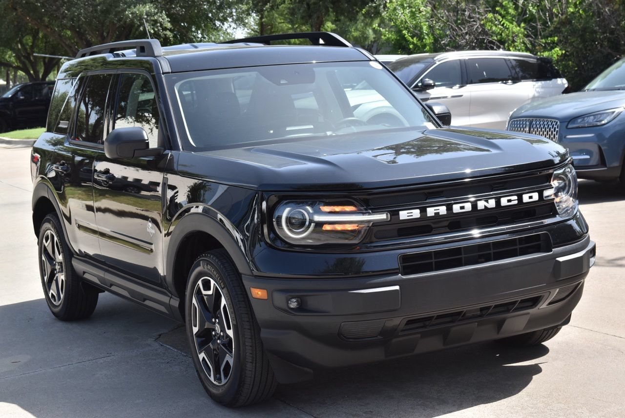 Certified 2023 Ford Bronco Sport Outer Banks w/ Tech Package AWD/4WD image 4