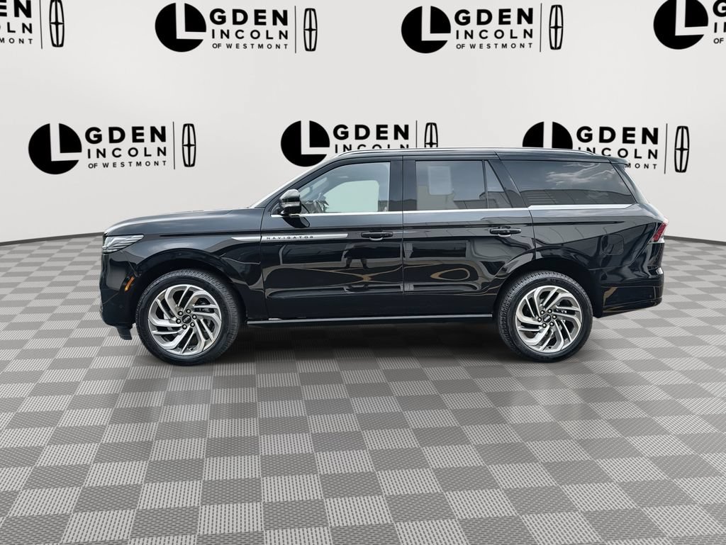 Certified 2025 Lincoln Navigator Reserve AWD/4WD image 5