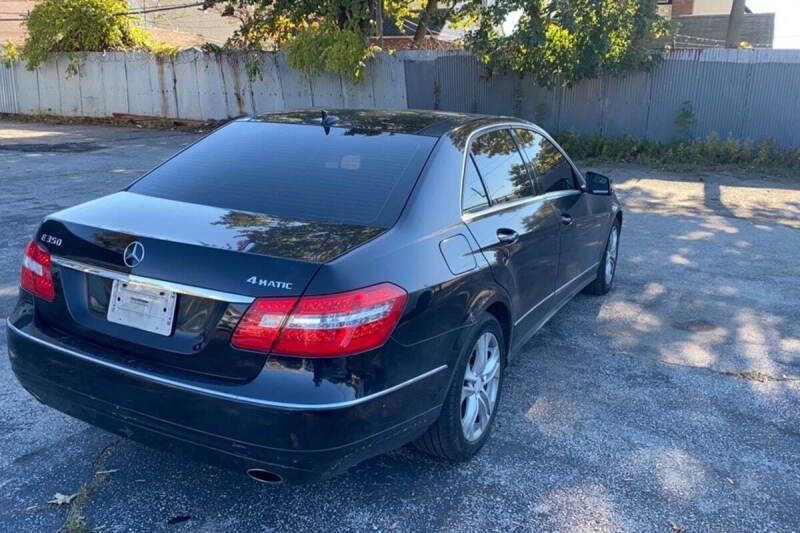 Used 2010 Mercedes-Benz E 350 4MATIC Sedan image 3